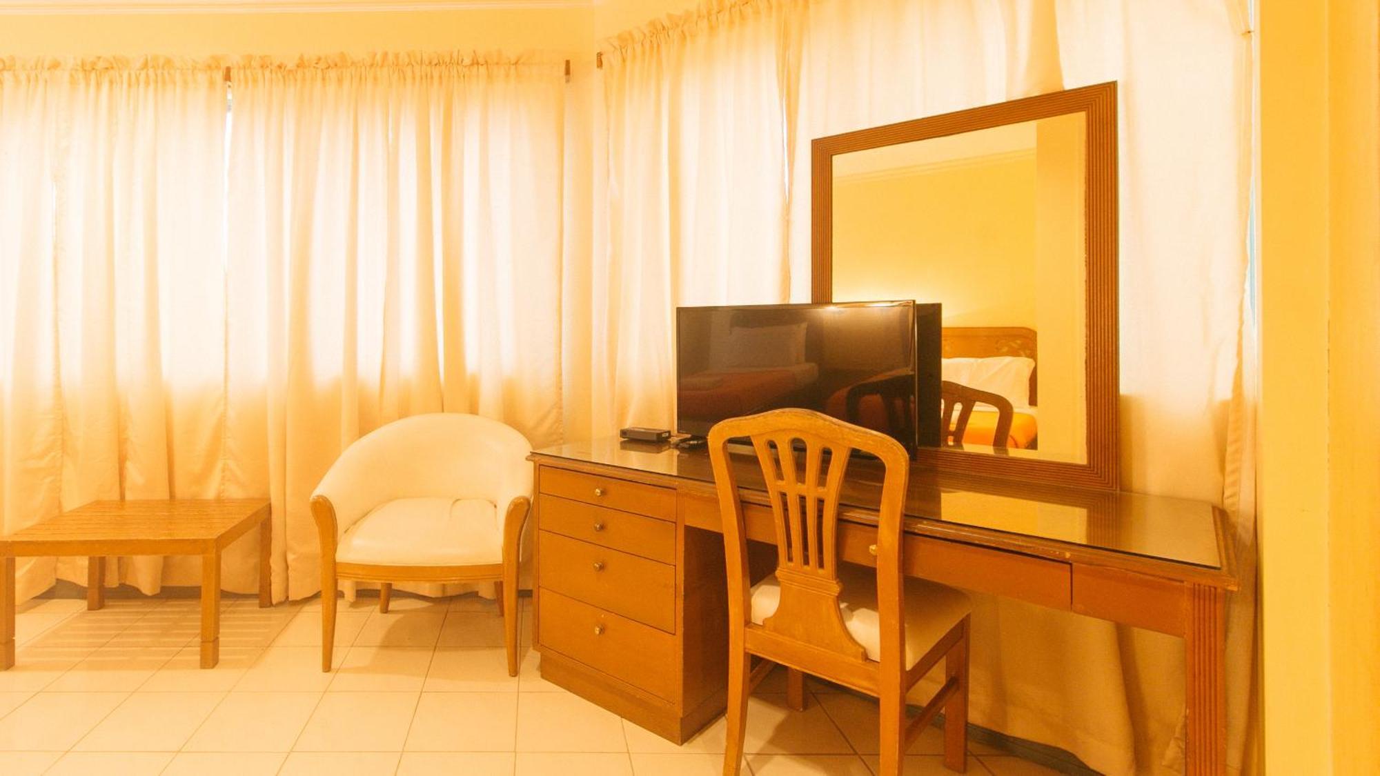 Royal Am Rei Hotel By Reddoorz Bacolod Luaran gambar